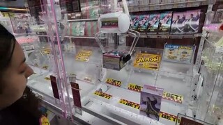 MAX POWER Trick Shots on these Claw Machines!