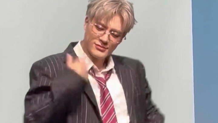 المدير التنفيذي يرقص بهذه المهارة! تحدي رقص النسخة الخاصة بالفرق الذكورية لأغنية "Pookie" للي دي نو