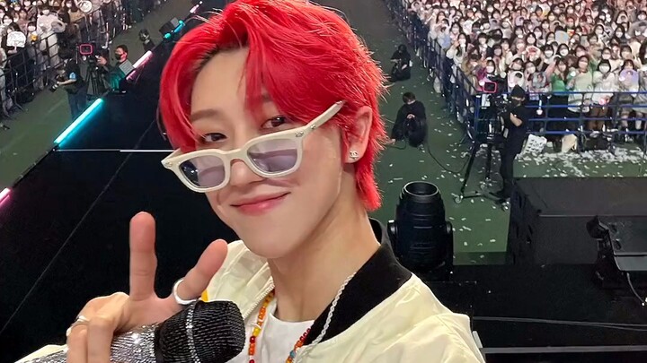 Xu Minghao talks about the advantages of dyeing hair red.