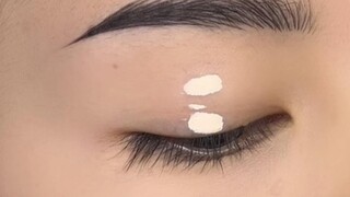 This cut-style eye makeup is so easy to achieve!