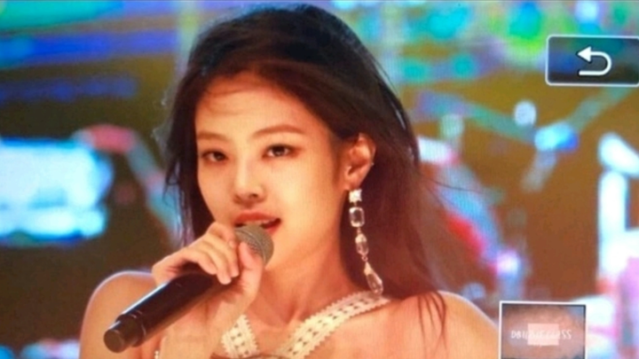 【Jennie】珍会扭啊 辣得我满地找水