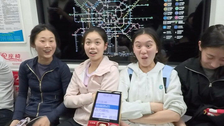 Senior Citizen Shows Off His Network on the Subway—Hilarious!