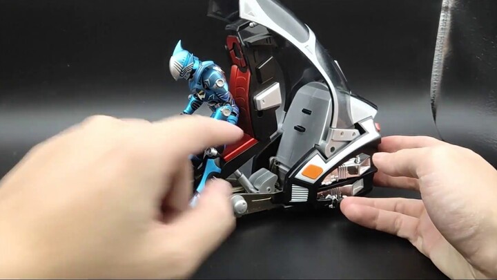 【Wang Di's Toy】A motorcycle for everyone??? Bandai DX Mirror World motorcycle
