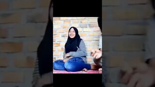 Kacang Aneh lucu