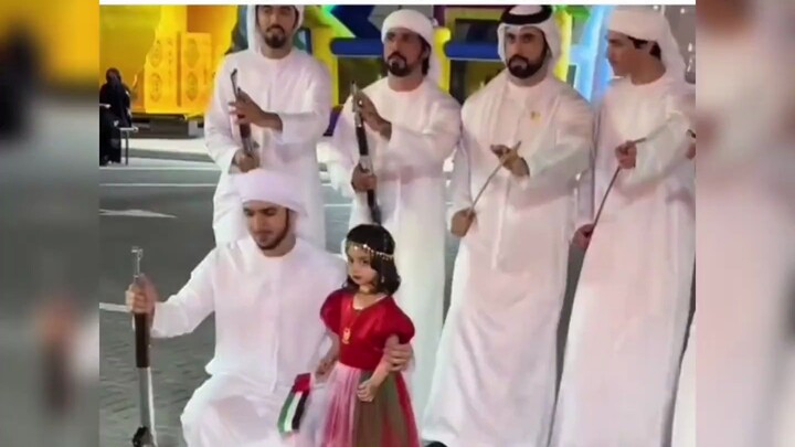 ถ้าฉันช่วยเจ้าตัวเล็กนี่ แล้วขอเงินสองแสนจากพ่อแม่มัน พวกเขาจะให้ฉันไหม?