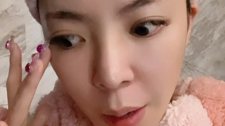 Hãy kể cho tôi nghe về hành vi kỳ lạ của bạn vào đêm khuya.