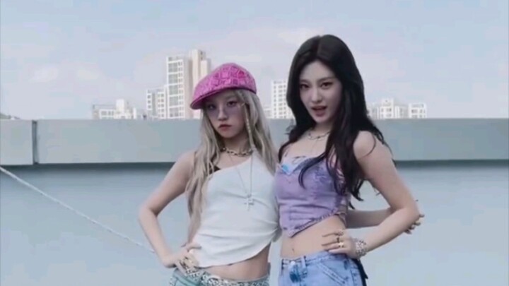 ها قد جاءت! أغنية جديدة مشتركة بين نينغ يي تشو وسونغ يوي تشي (قالت يوي تشي أثناء توقيع الكتب إن نينغ