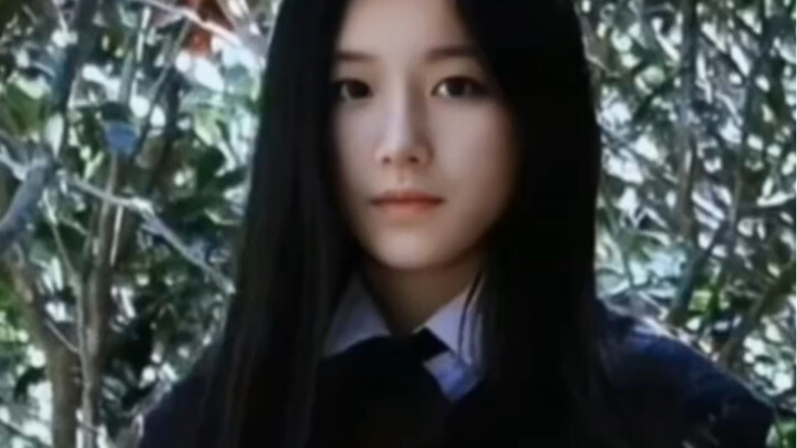 They say changing her hair color is like getting a whole new face, but this is what she looked like 