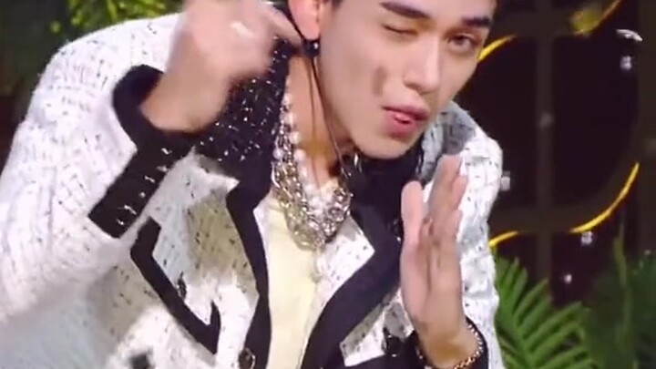 بعد ما شفنا كتير من لقطات البداية الجذابة لـ هوانغ شو شي في مقاطع Make-A-Wish، خلينا نشوف النهاية ال