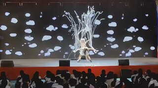 Tôi đã rất phấn khích khi được nhảy theo bài "Moth" bằng cả tâm hồn tại Lễ hội ngoại ngữ Thâm Quyến?