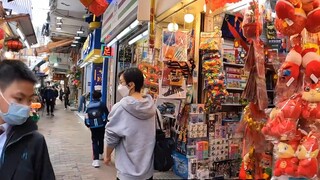 After passing the customs, you can find the human touch in the 40-year-old authentic model toy store