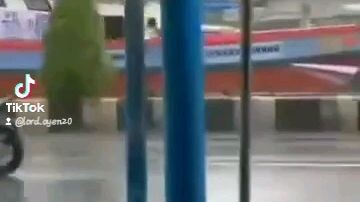 hidup di dua alam 🤣