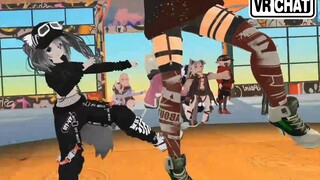 虚拟主播在VRChat里练习跳舞，全身追踪运动日常