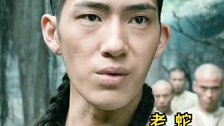 الثعبان العجوز مات بشكل مأساوي حقًا: بعد معاناة طويلة، رُكل أخيرًا إلى المرحاض وحصل على "وجبة الصندو