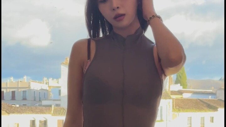 Hơi trong suốt một chút~~