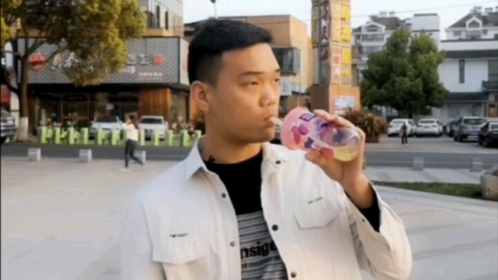 Should guys and girls split the bill equally when dating?