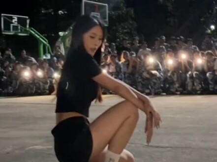 给军训新生欣赏优质学姐