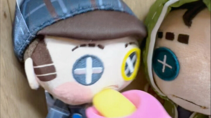 Kacang. Makan puding.