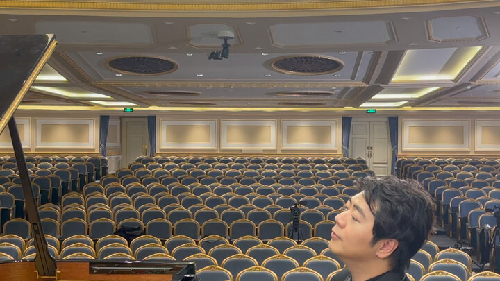 The system notified me that my VIP membership expires in three days, so I hurried over to renew it!