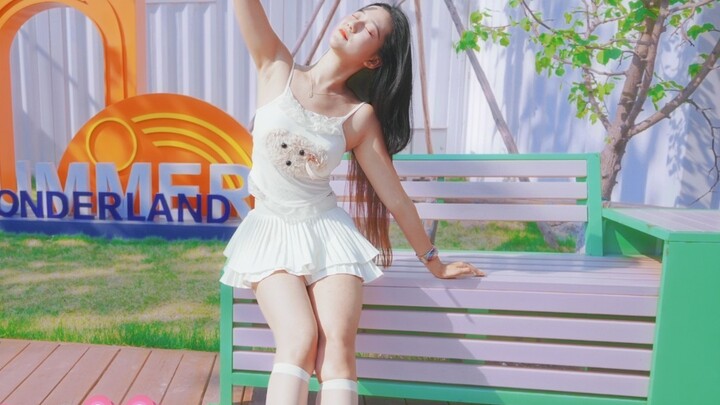 She can't curse, she just kisses me♡520 limited edition elementary school girl