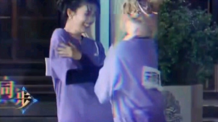 Bai Lu dan Song Yiqi menari! Seketika jadi tak tahu siapa yang meniru siapa!