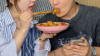 #مخالب دجاج حامضة وحارة منزوعة العظم، حقيقية يا جماعة، سارعوا بمناشدة صديقاتكم ليرين هل هن كذلك في ا