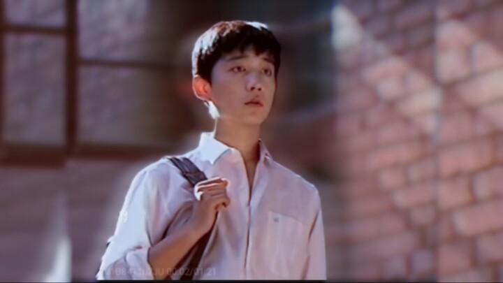 Help… This middle-aged man actually looked like this when he was young!