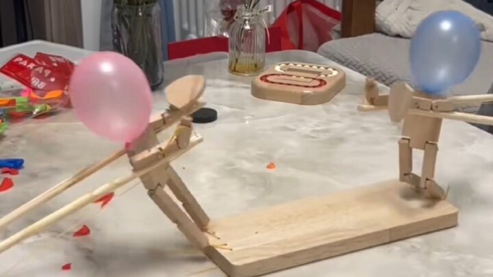 “Pertempuran Raksasa Balon di Alat Pengurang Kecepatan untuk Laki-Laki”