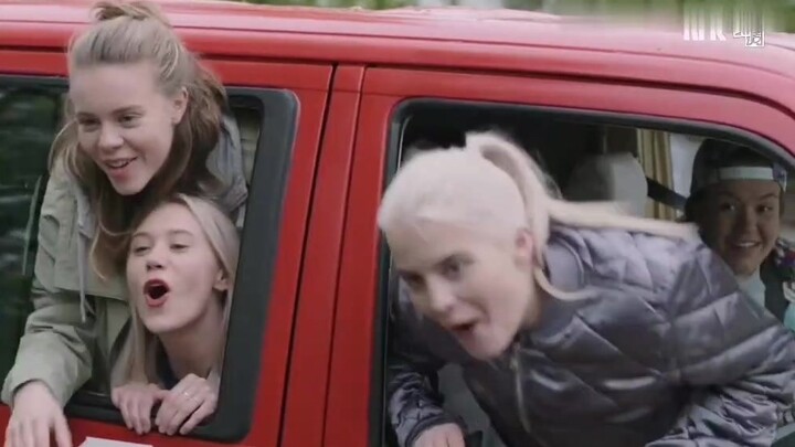 【مقطع مجمّع من سكيم】 مقطع مجمّع لمشاهد رومانسية وحلوة جدًا، أتمنى لكم عام دراسي سعيد!