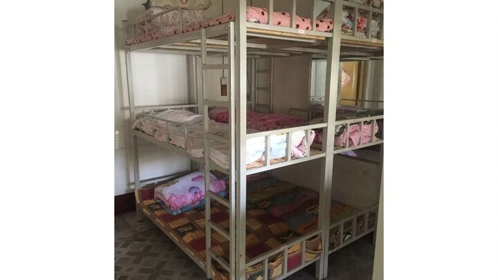A school unexpectedly unveiled triple-decker beds. Netizens: A three-year hard-sleeper train ticket 