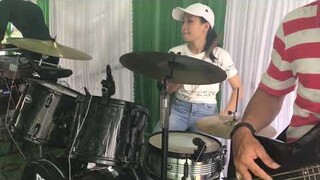 Drum Ni Ni - Cô Hàng Xóm Bolero Chơi Trống Jazz Mộc Mạc Tiếng Hay Phải Không Mọi Người