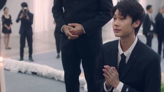 “我们的爱就像秋叶等不到花开”
