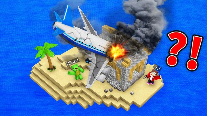 The Airplane CRASHED INTO Mikey and JJ’s ISLAND in Minecraft (Maizen)