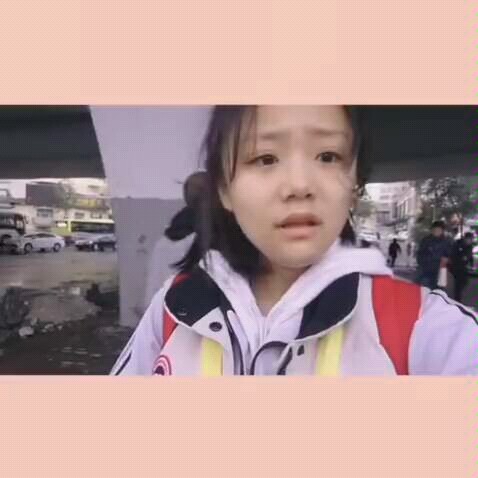 "Harbin, wake up!" Hahaha, look how cute the girl from Harbin is!