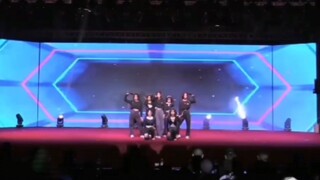 Hengyang No. 3 Middle School New Year's Eve Gala Hard Candy Girls 303 double ponytail dance