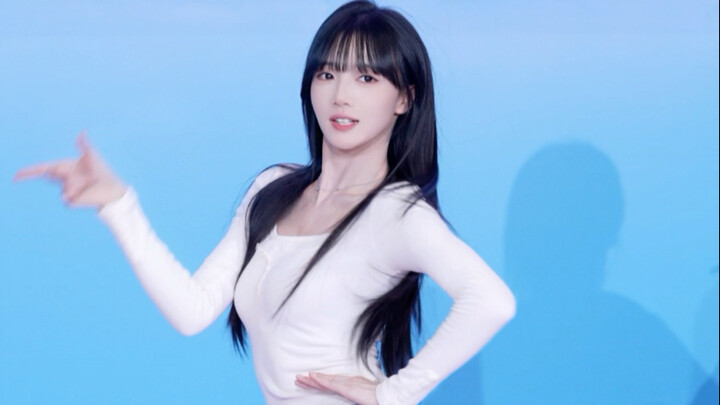 Mirror Goddess #LongLegs #LeggyBeauty #BeautyDance #InnocentGoddess @Mianyang Sister m