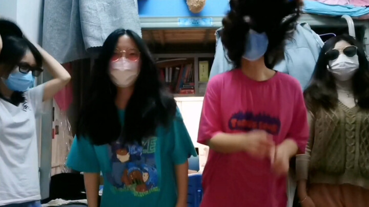 رقصة تشاتشا للدجاج الصغير، روح الجنون في السكن المغلق 720