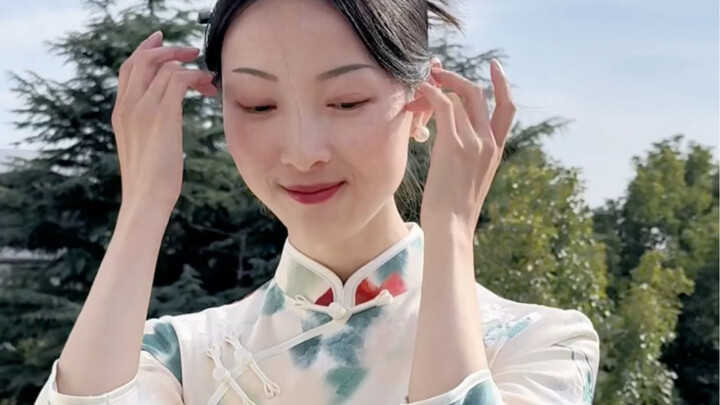 มาแล้ว! ชุดกี่เพ้าสั่งตัดจากตลาดสดที่คนกว่า 300,000 คนเฝ้ารอ!