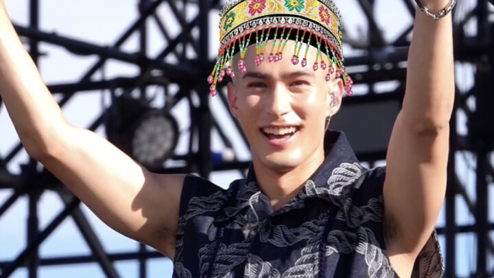 新疆小伙米卡跳新疆舞了