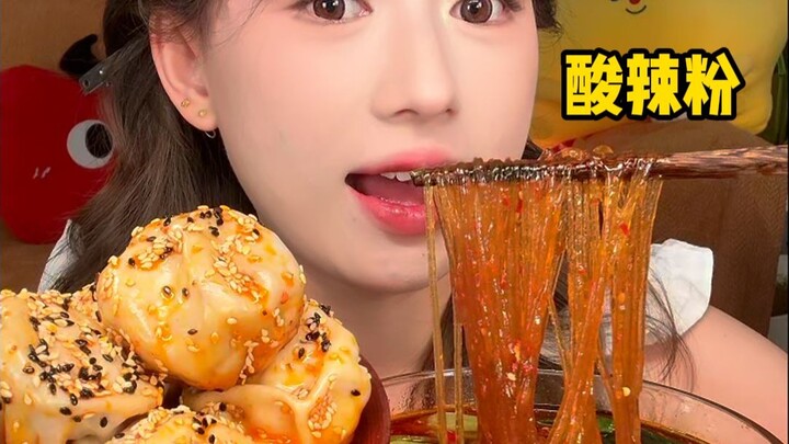 Tantangan Makan Langsung Tanpa Edit: Konten “Fake Eating” | Mi Pedas Asam + Sate Goreng + Bakpao Gor