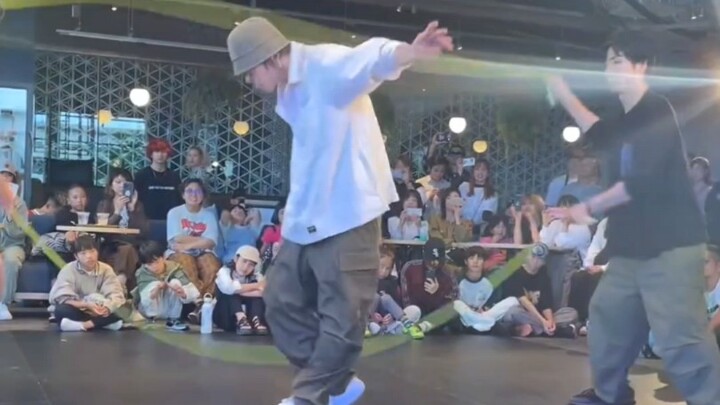 “Tag teman terbaikmu yang jago lompat tali biar belajar bareng!”