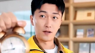 Hundreds of billions of yuan are deposited into a man's bank account every second, and his daily wor