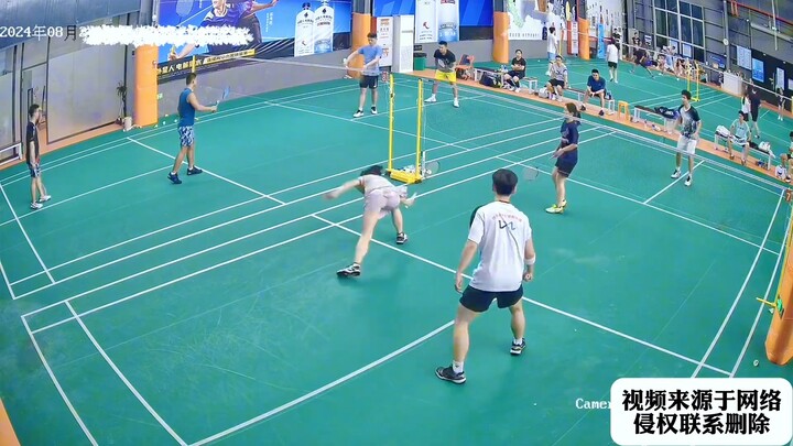 Girl plays badminton with her new partner and runs into her old one. Netizen: Pure skill—chasing eac