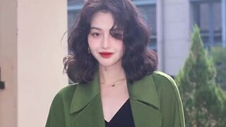 Bagi yang suka jaket hijau dipersilakan, bagi yang berkulit zaitun atau kuning juga dipersilakan.