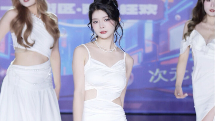 أخيرًا صورت حفل البلوغ! جميل جدًا!