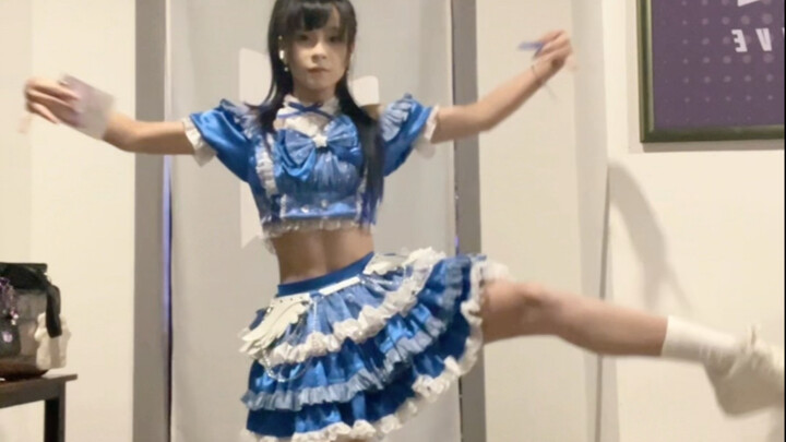 高雅小偶像在后台干嘛呢？