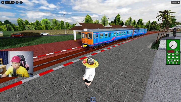 รถไฟไทยดีเซวรางจิ๋วๆวิ่งทำขบวนบนเส้นทางรถไฟสายมรณะ