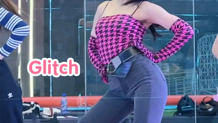 Glitch-Kwon Eunbi didn’t learn Vogue professionally, her movements are not standard, so I just spray