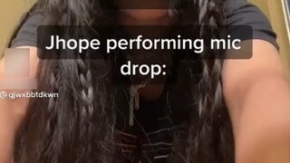 Một cô gái trên mạng bắt chước động tác vẫy tay của J-Hope trong microdrop