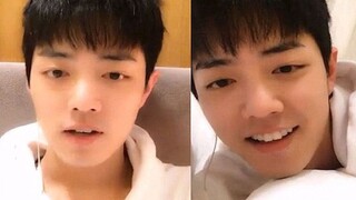 肖战直播时手滑关掉美颜的那一刻，网友们瞬间炸锅，这也太青春了